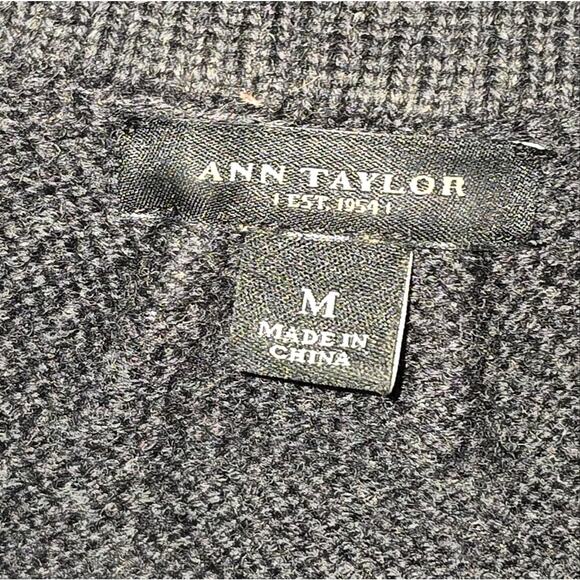 Ann Taylor 100% Fine Merino Wool Chic Black Textured Cropped Jacket Size Medium - Picture 6 of 6